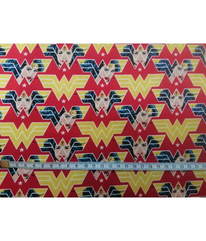 Wonder Woman fond rouge Wonder Woman fond rouge